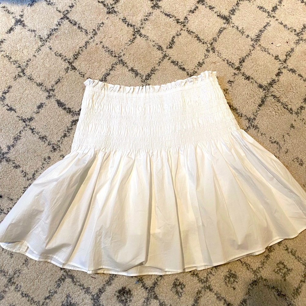 DO+BE white mini skirt